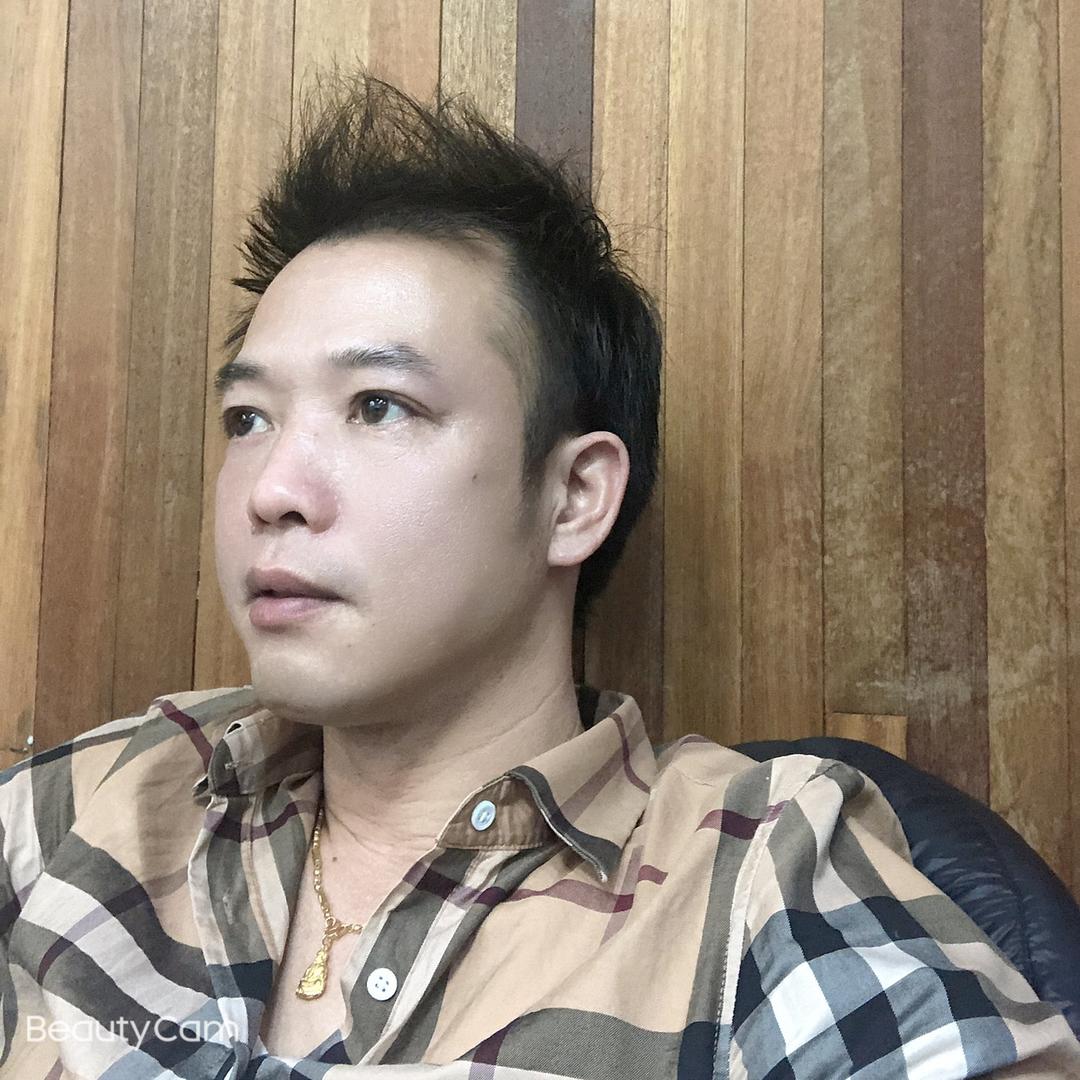 许彬（周一休息）