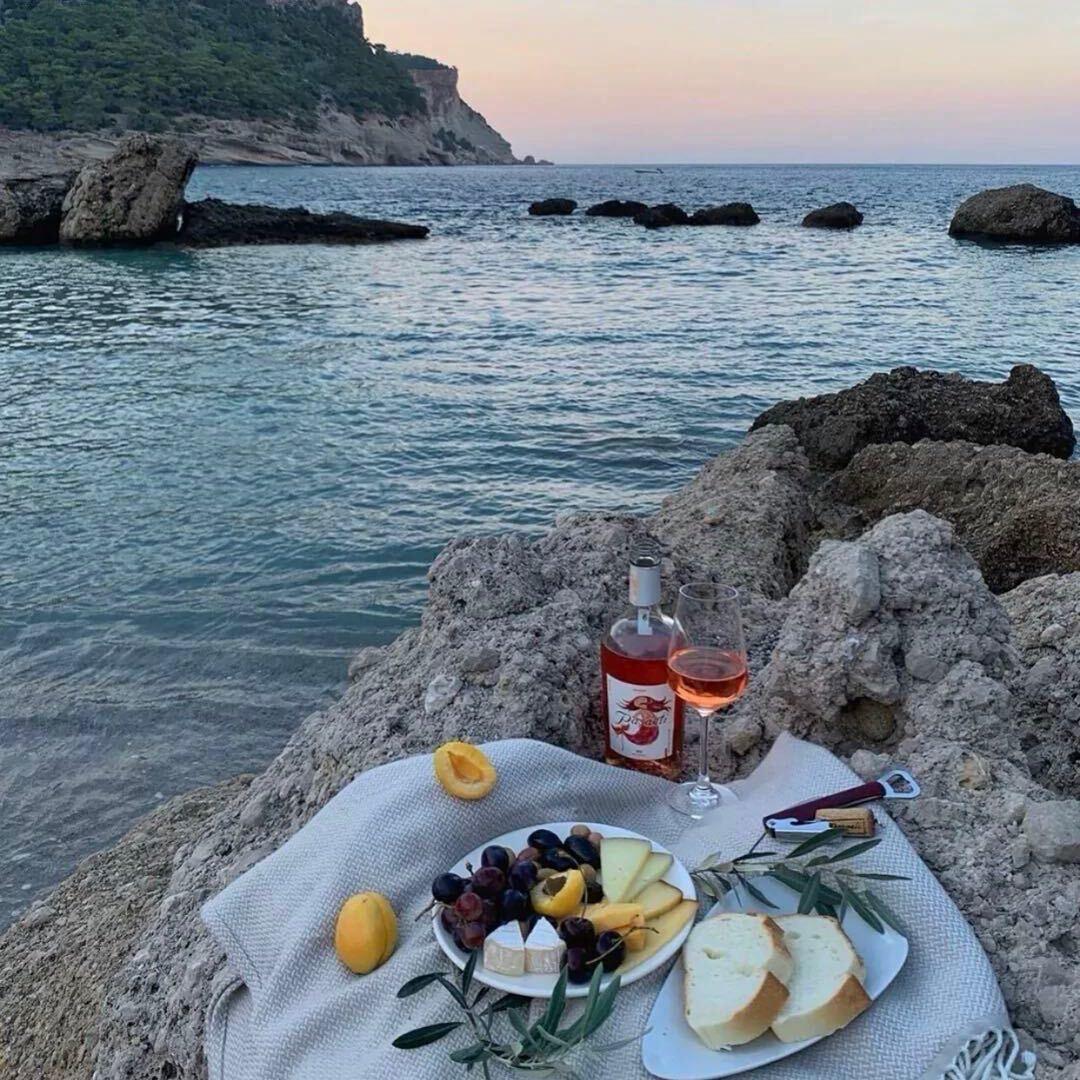 他就是个卖手机的