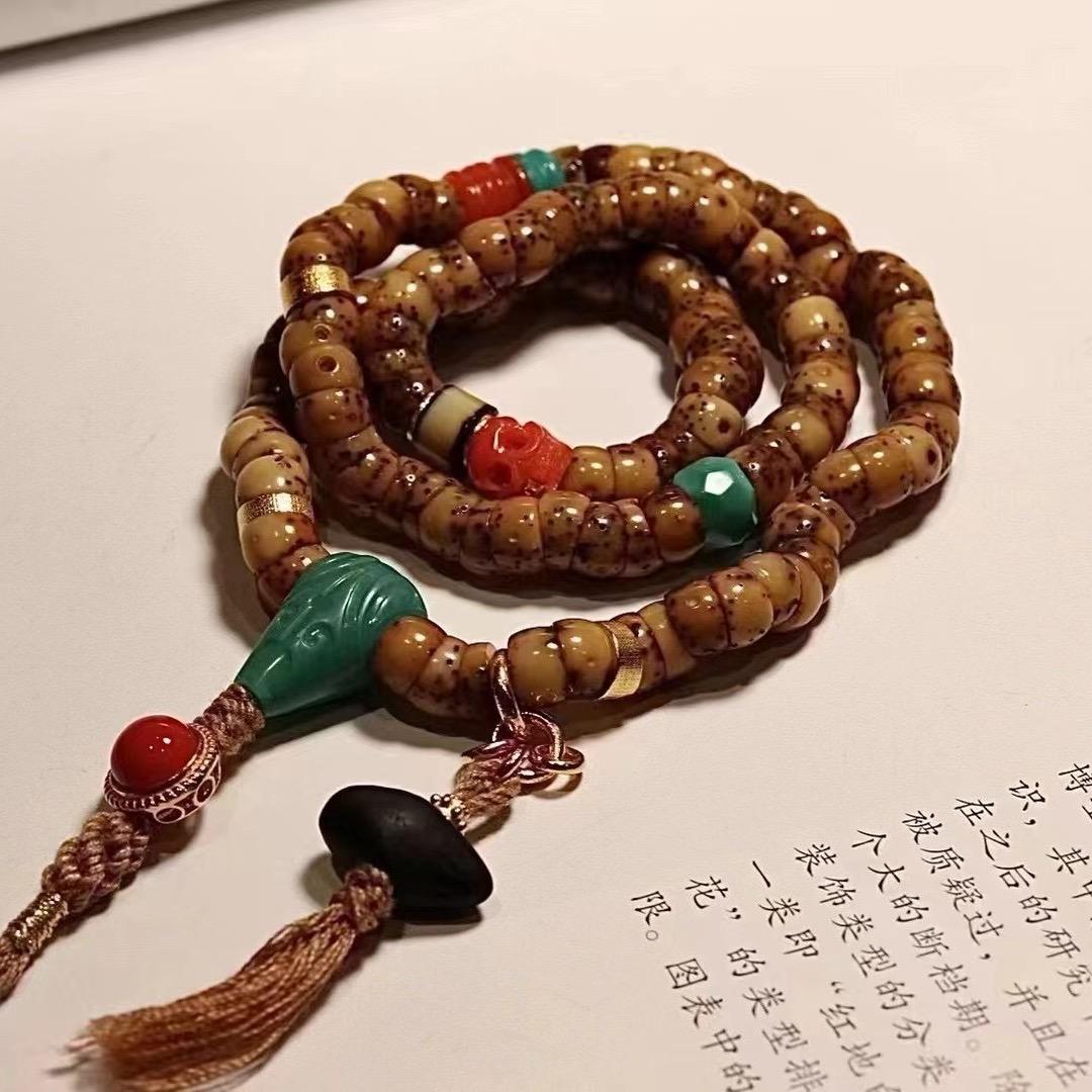 英姿（拉杆箱小姐姐）