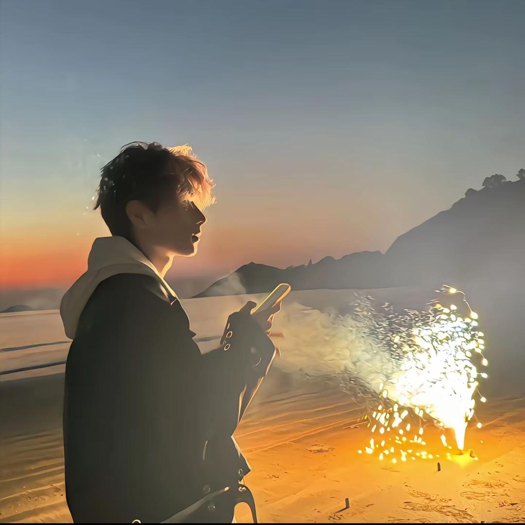 白给少年啊啊