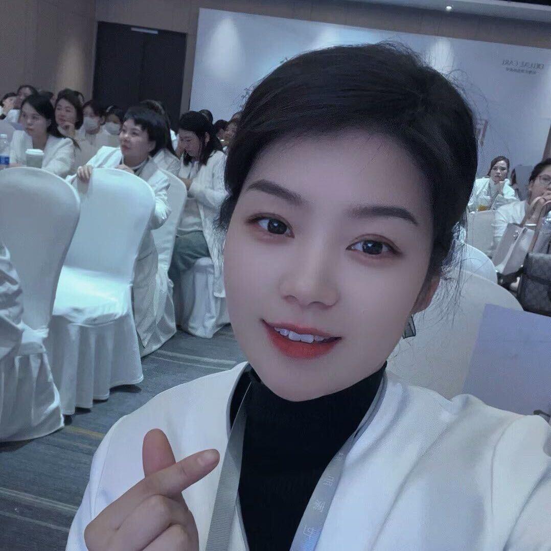 请叫我小崔姐姐吖