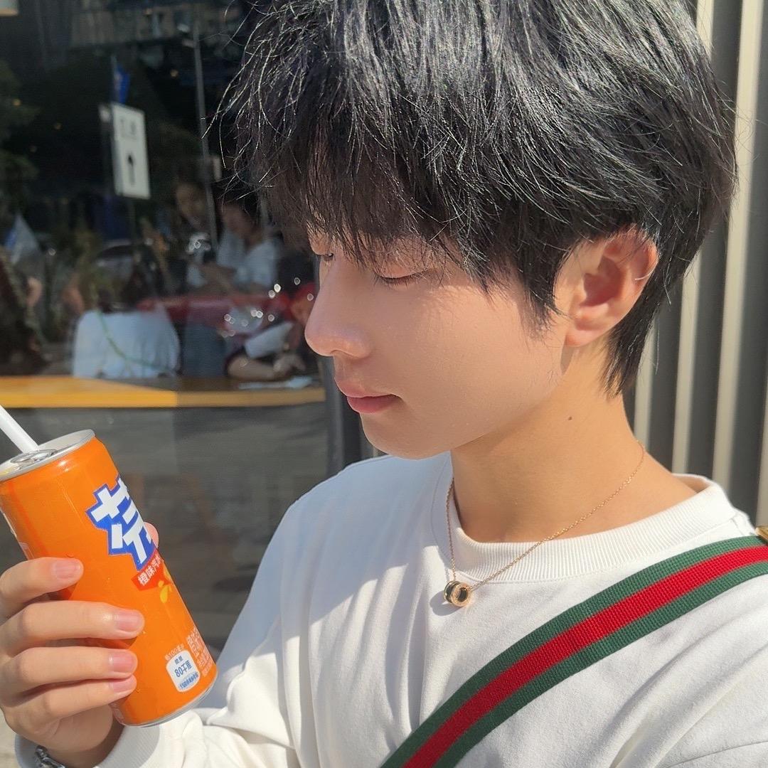 我叫汽水🥤🥤