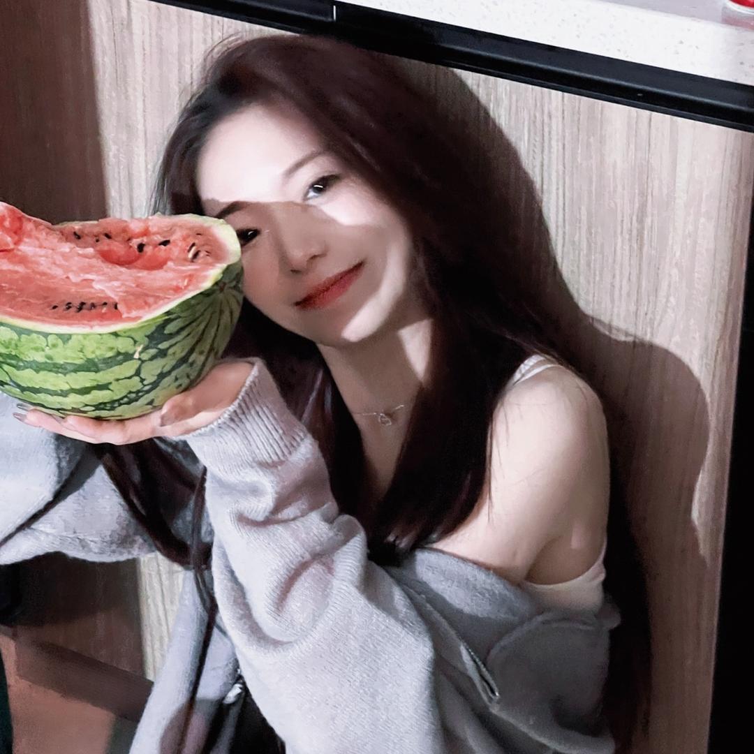 楚楚.