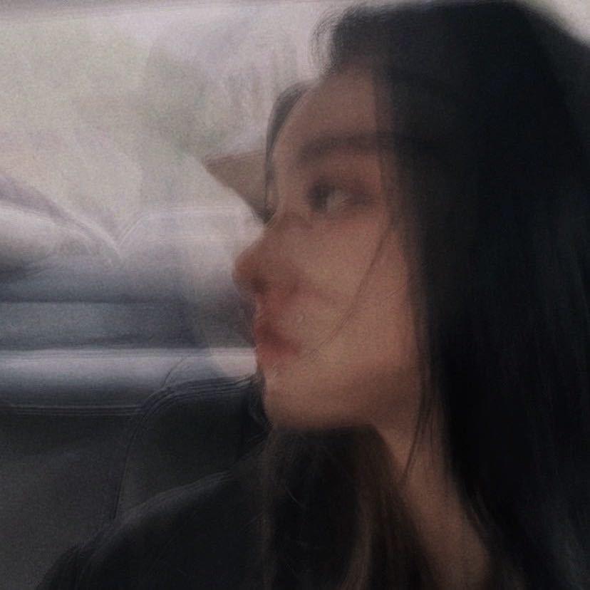 靥