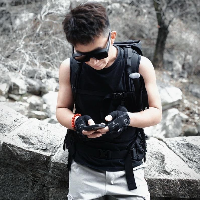 泰山陪爬（沈十六）