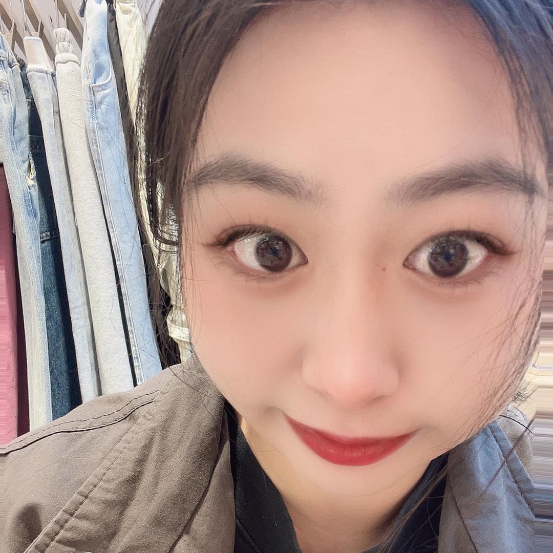 卖童装的妞妞