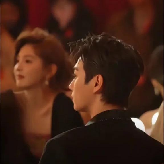 @是余美人呀😝（💜🈶️亲签版🧡）