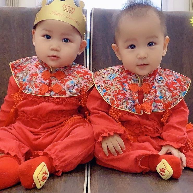 两个小宝贝吖