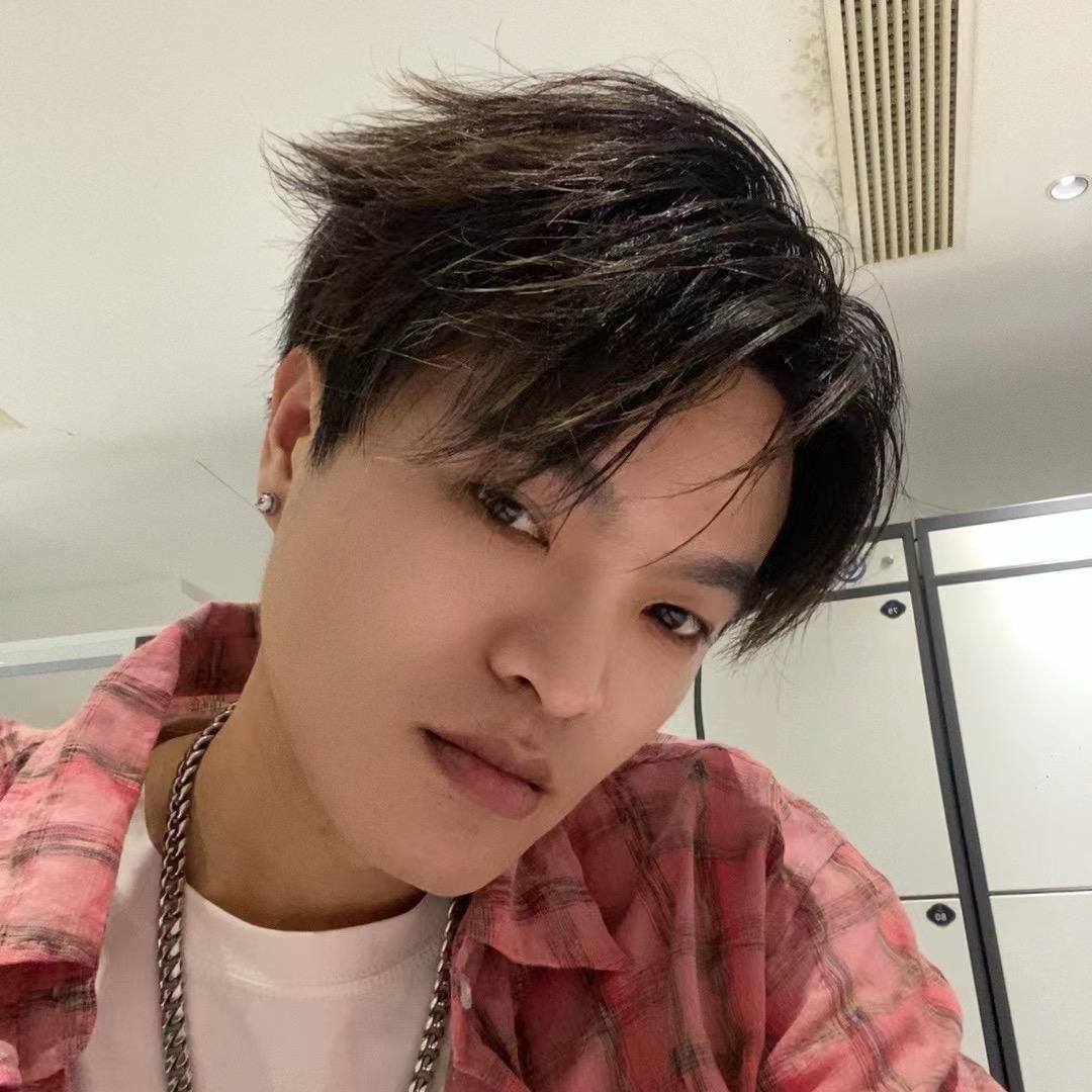 @猛扇光棍那张好嘴