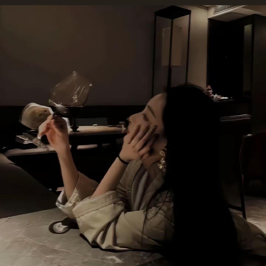 月亮不靓