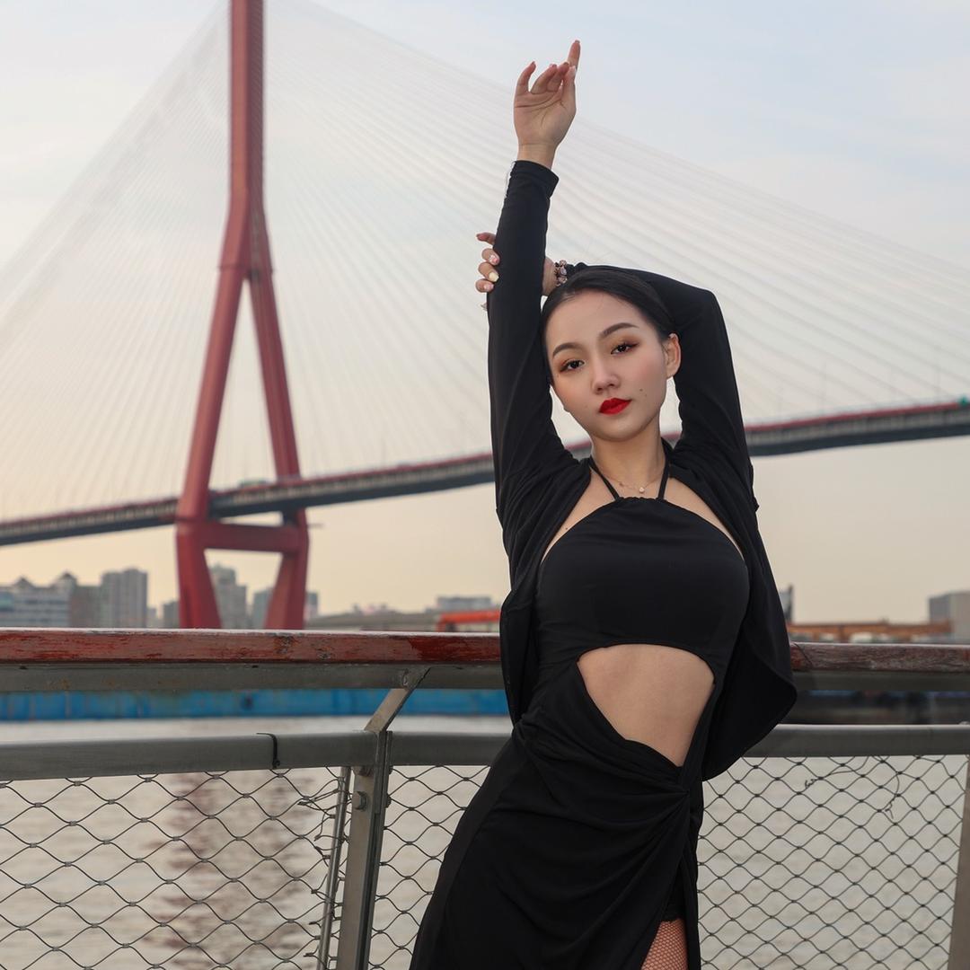 认真姥丝