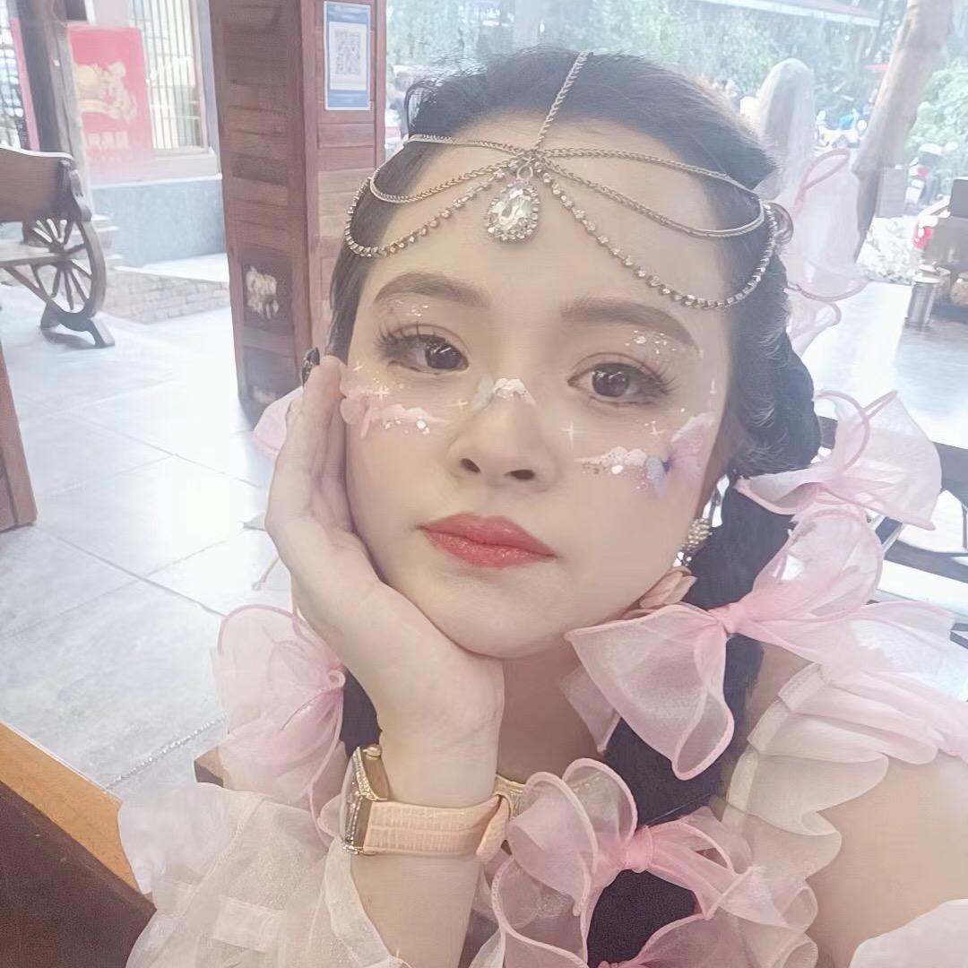 开心的小姐姐
