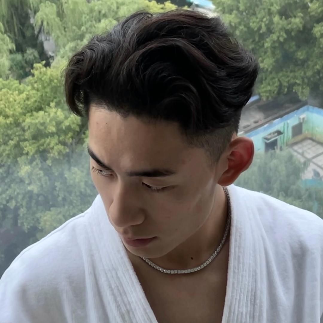 侯东Holdon