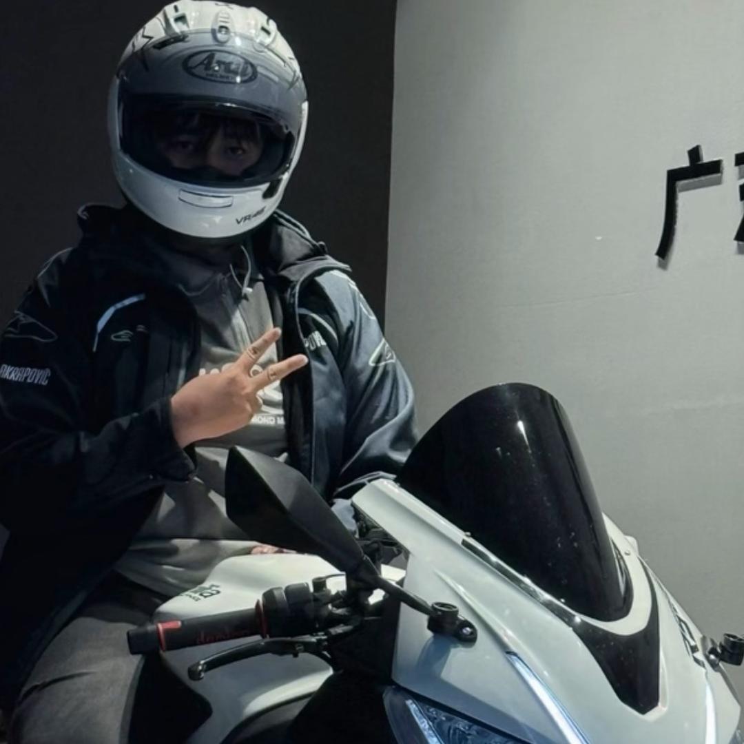 不会骑车的胖子