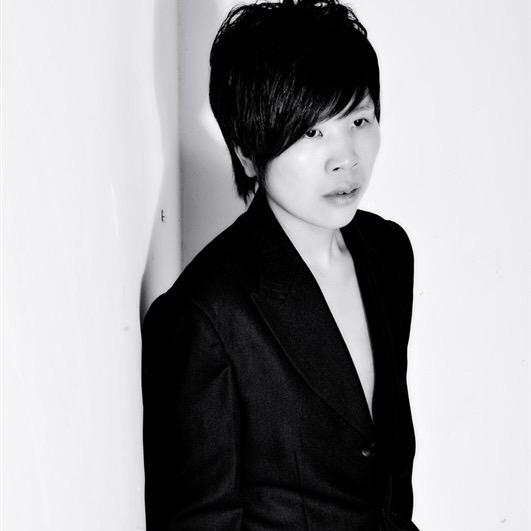 独坐小楼听夜雨