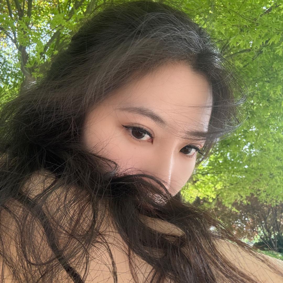 假装不是腿姐