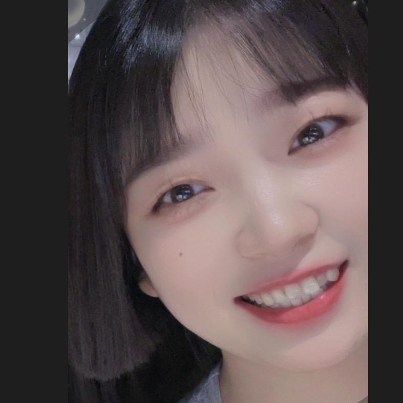 爱笑的小姐姐