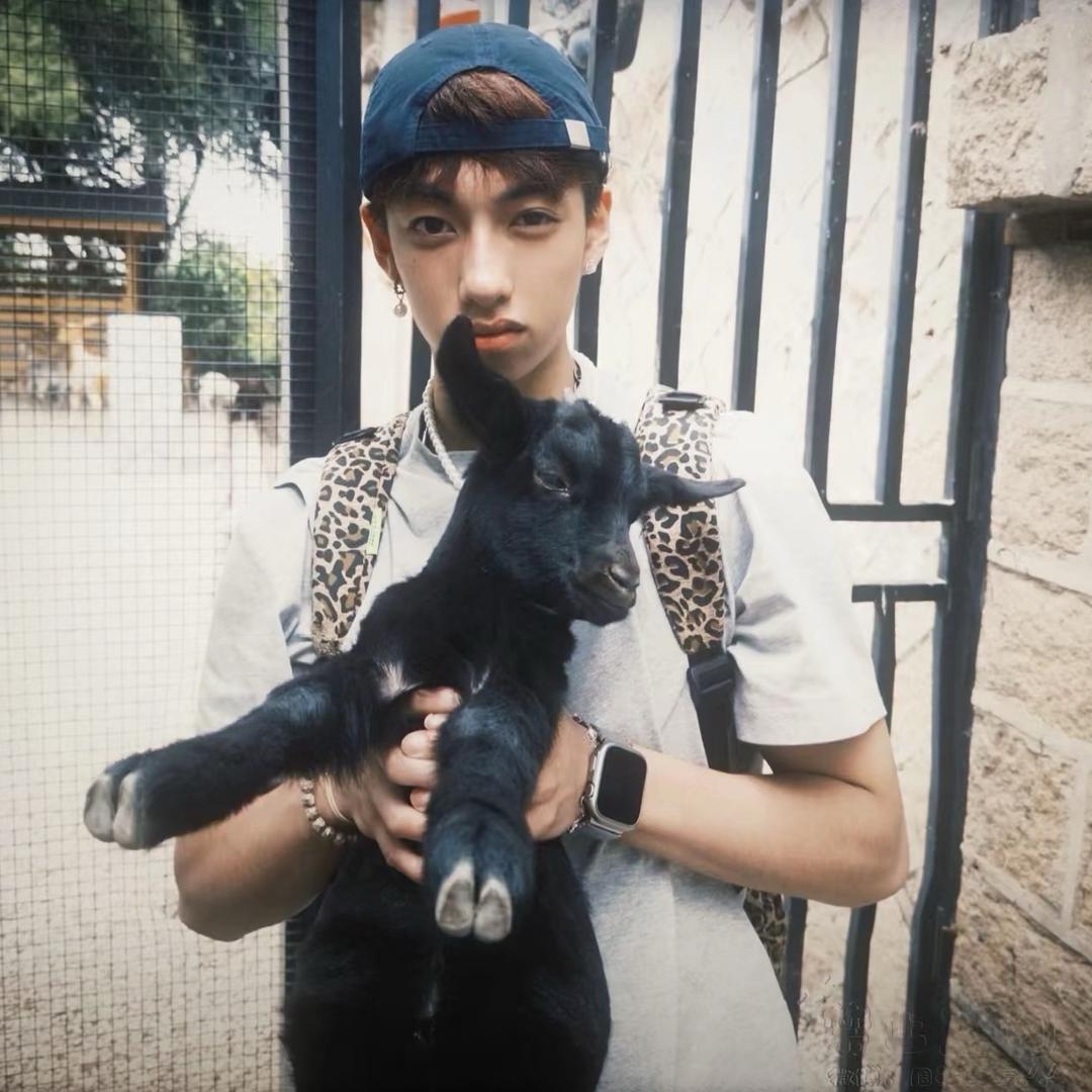 Yy
