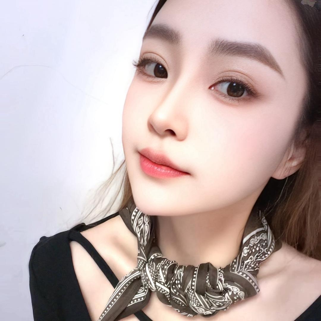 爱吃棒冰的小女孩