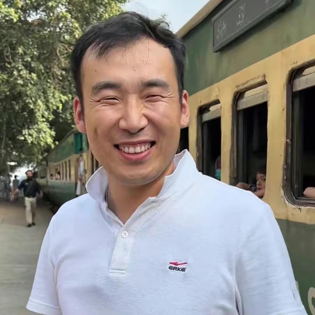巴铁小飞的故事