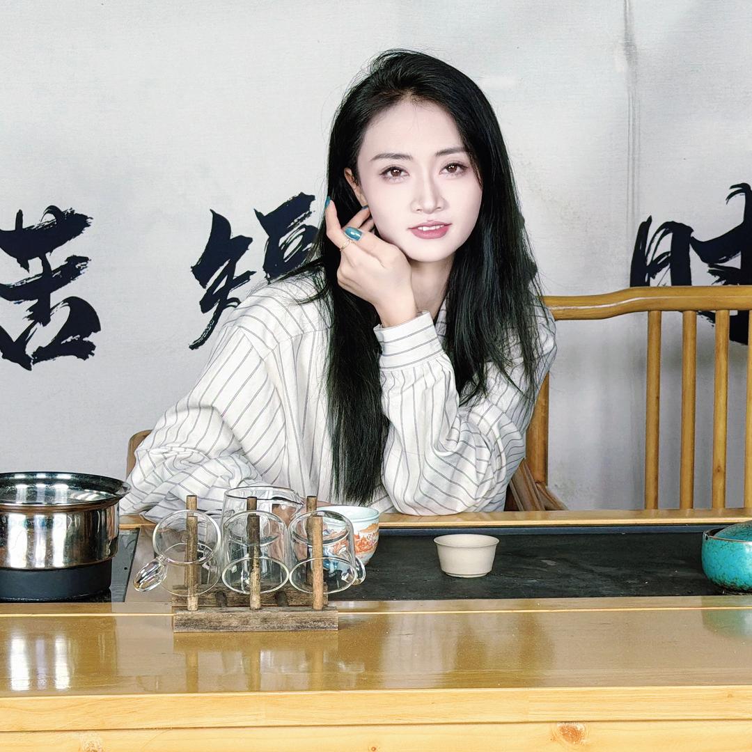 小雨  与花相约✿