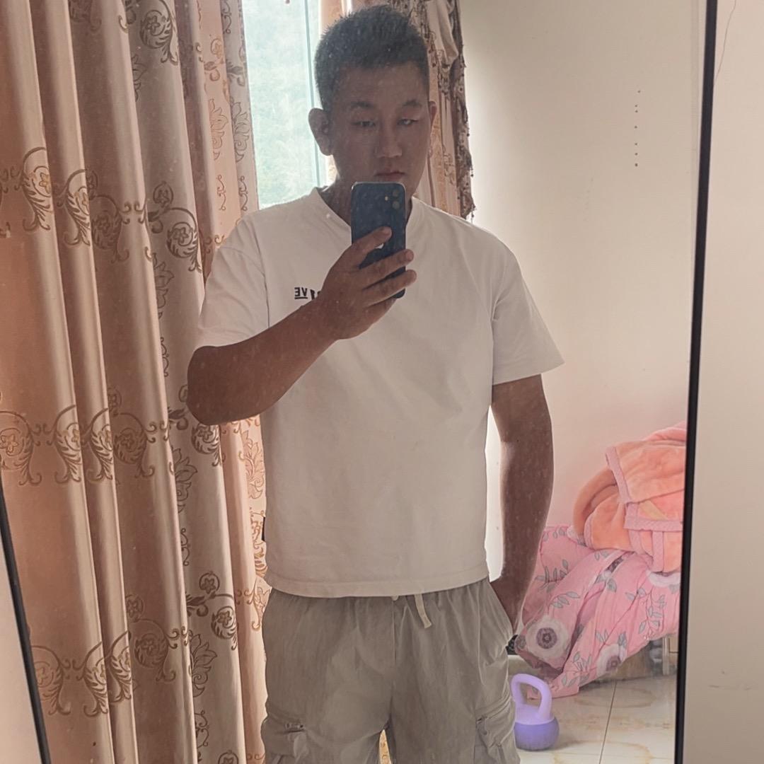 ℳ.故事外的人^_^