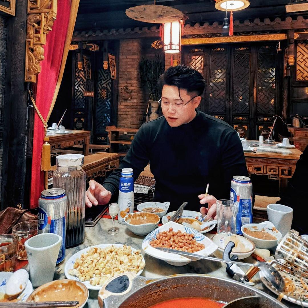 张老板和他的酒馆（酒点半）