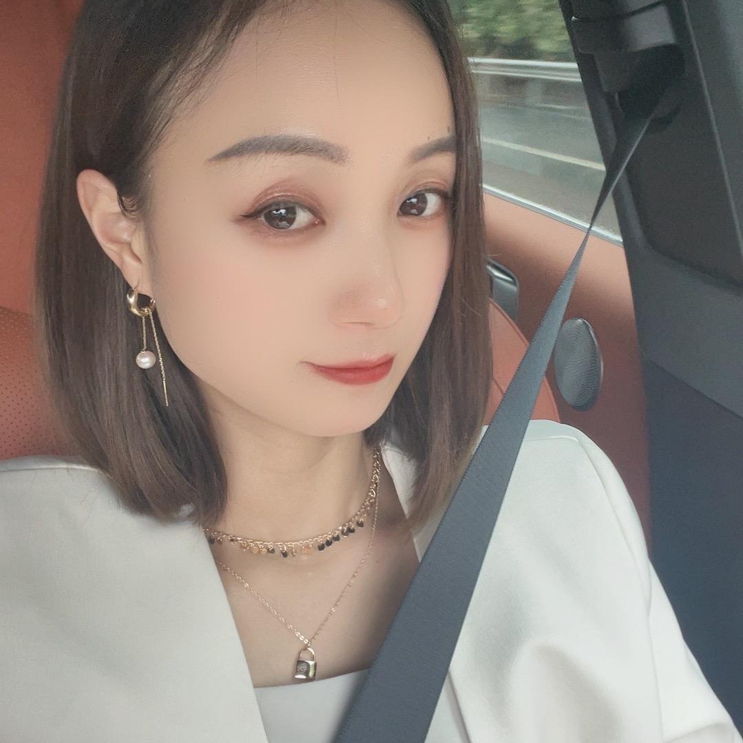 默默（艳儿妺）