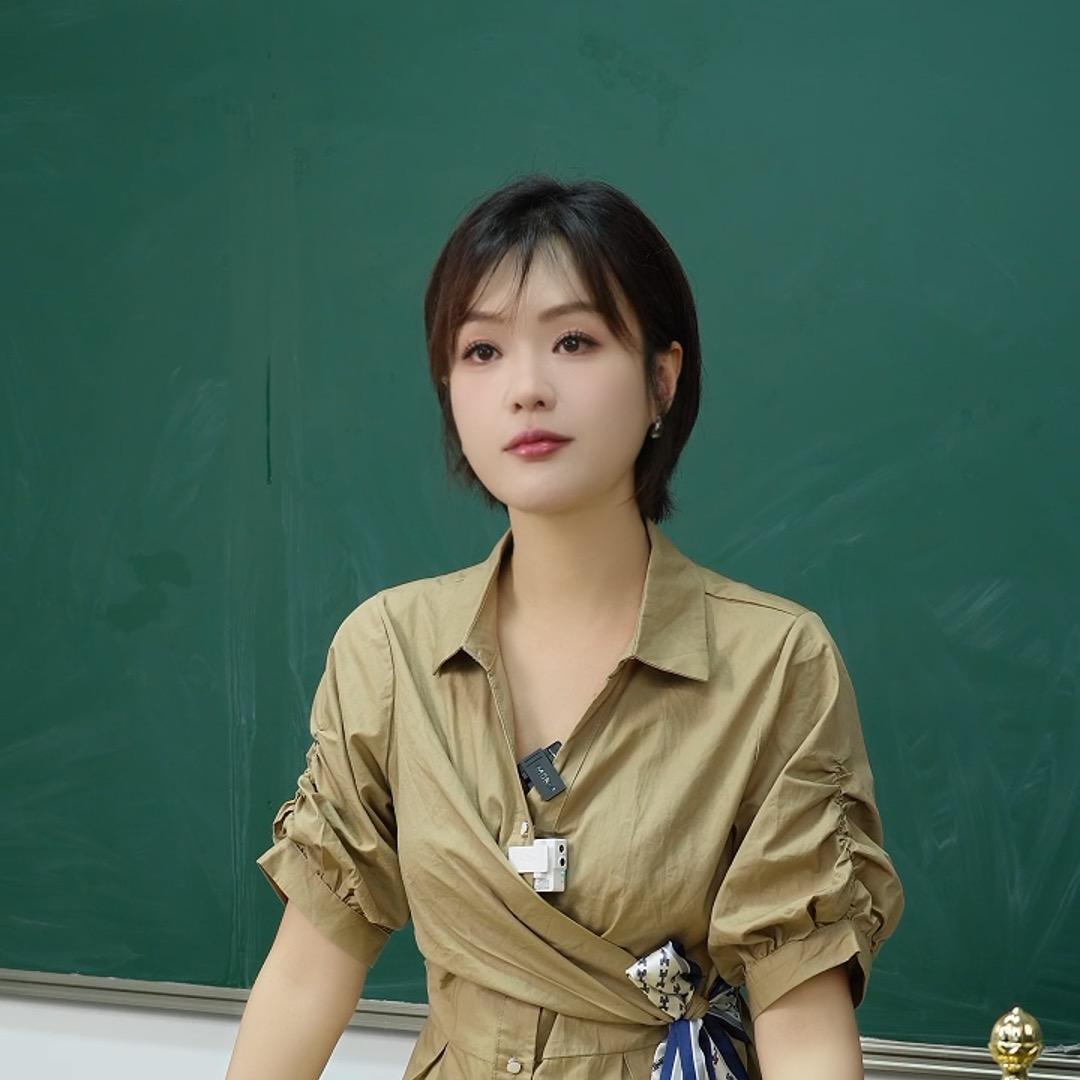 才高八斗小秋