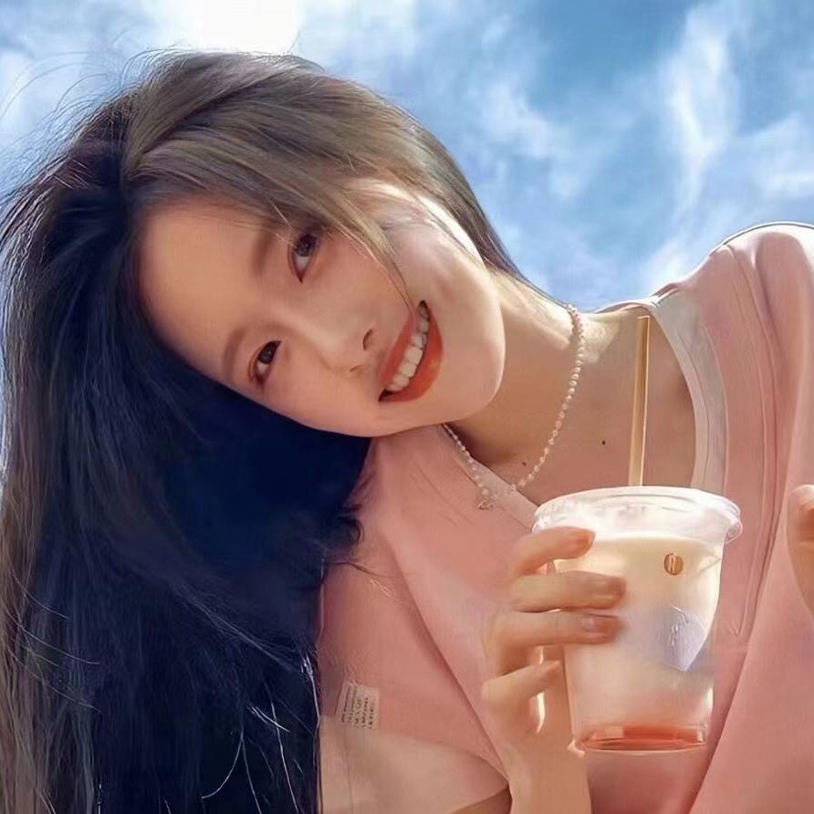 爱吃美食的小姐姐