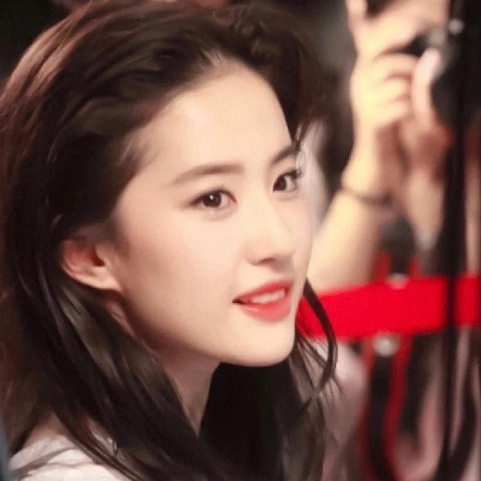 小ni酱ᐝ