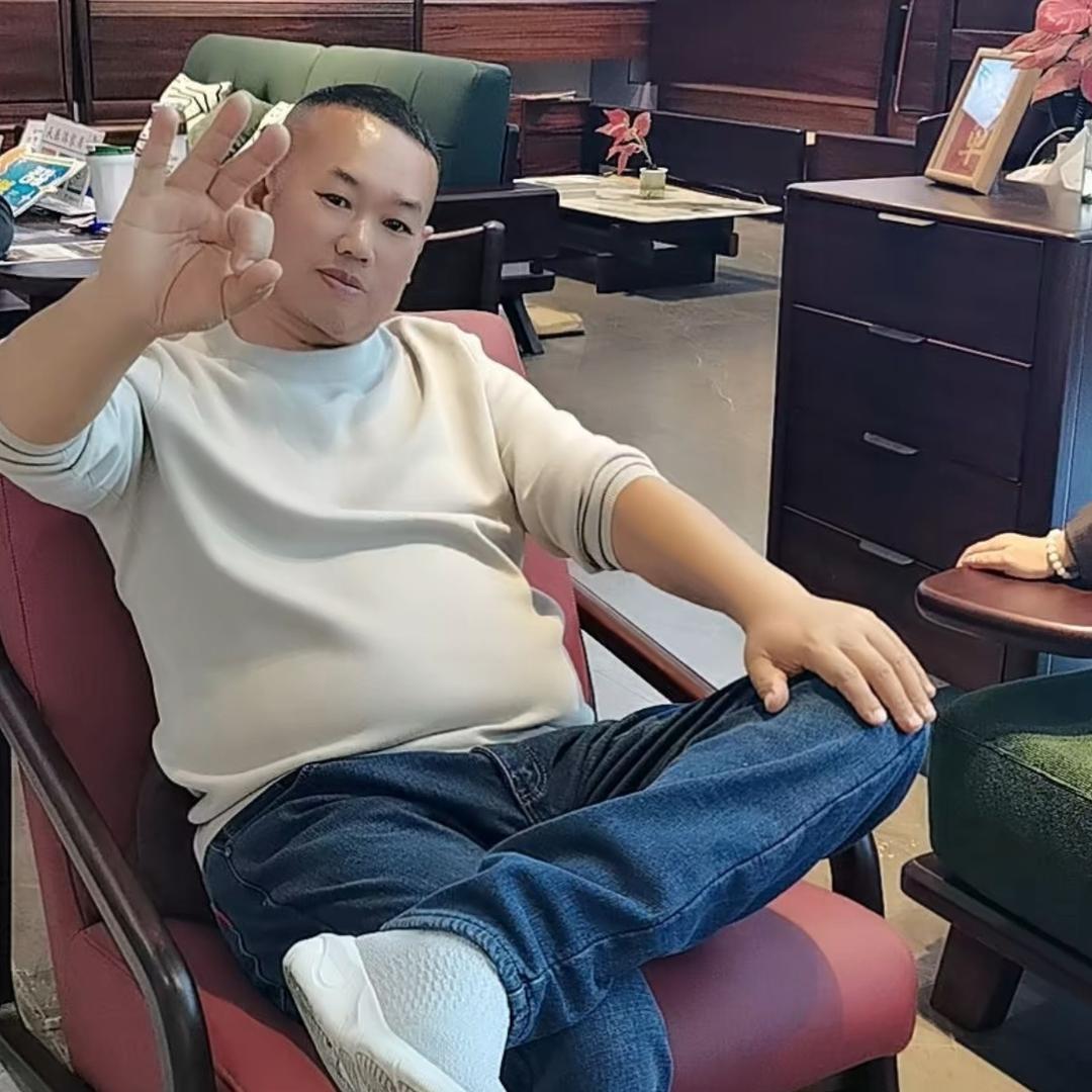 卖家具的大叔