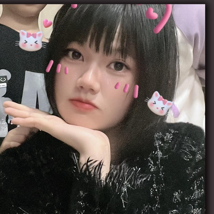 小E