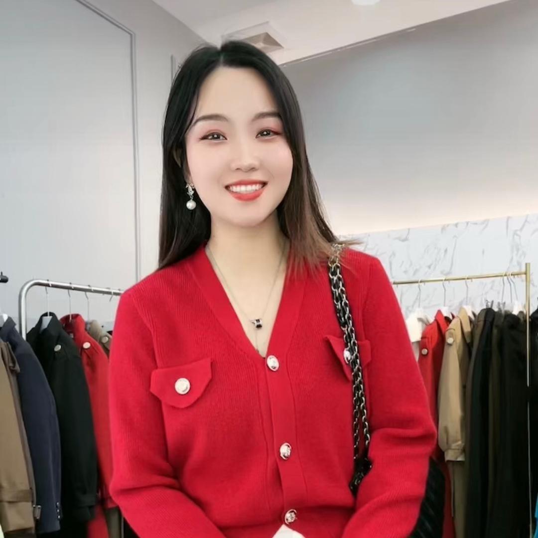 爱恋服饰行