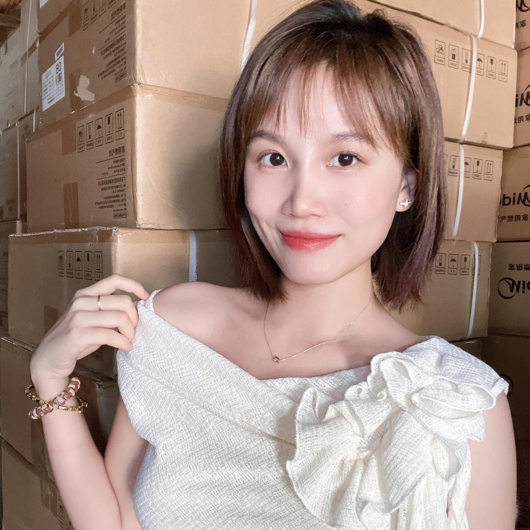 郑州美的批发 杨杨