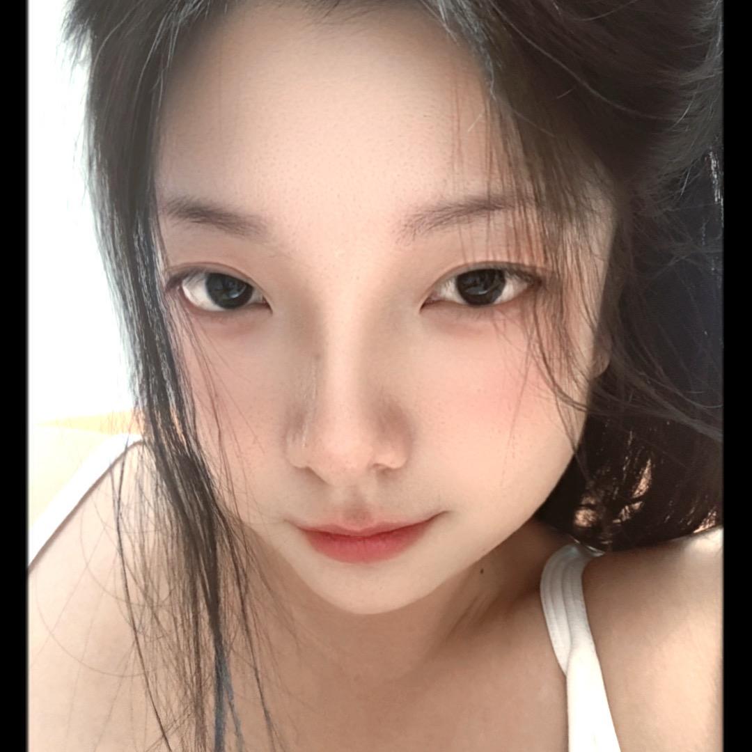 我不看月亮.