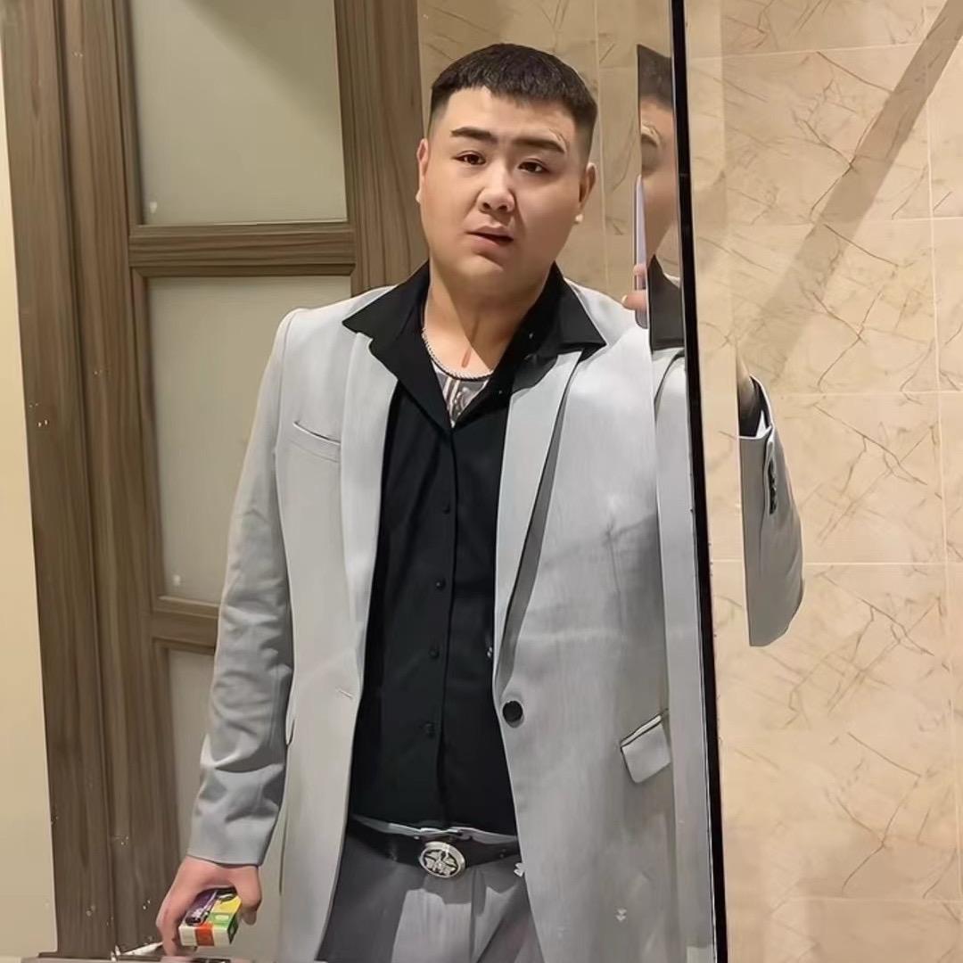 大琦.