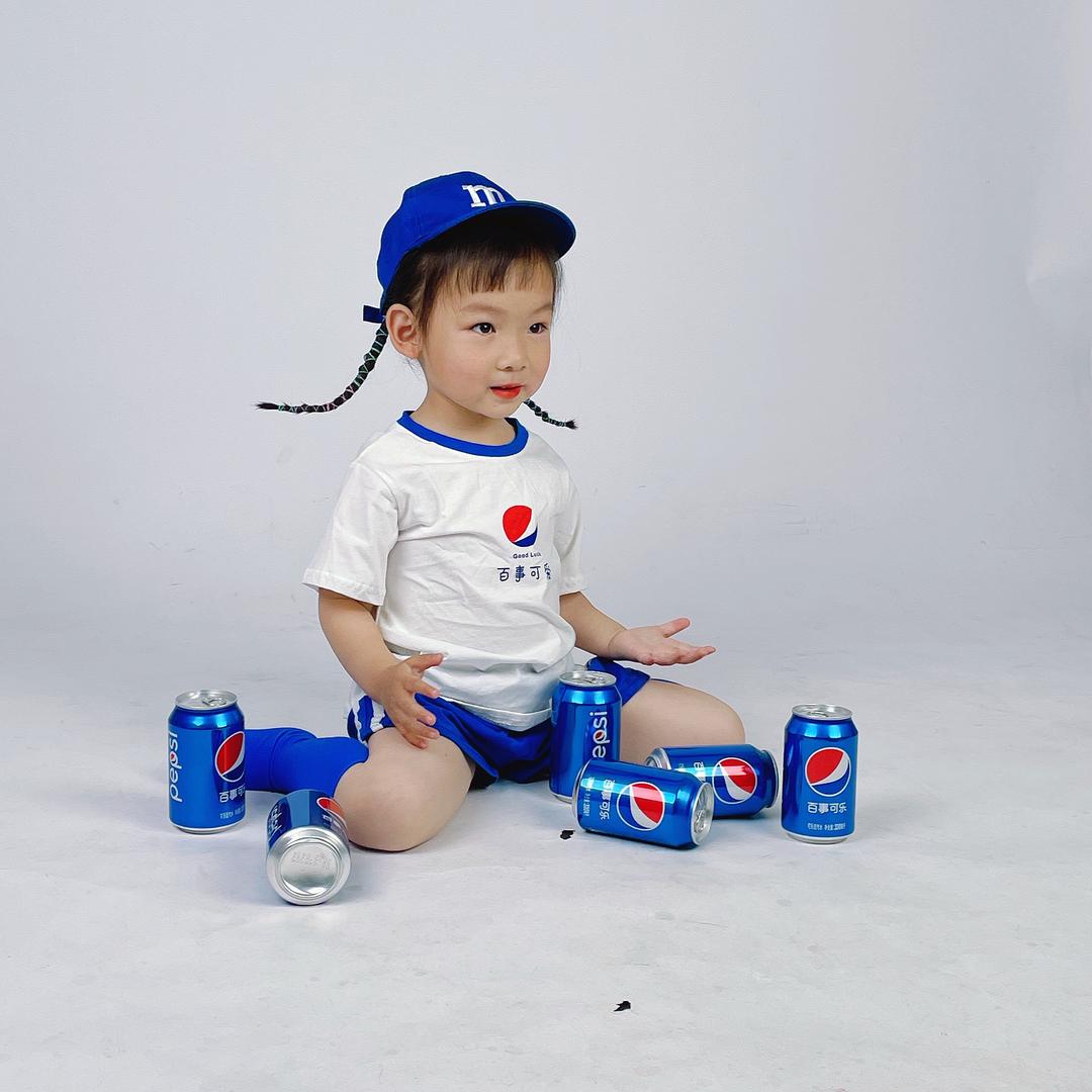 周 伊