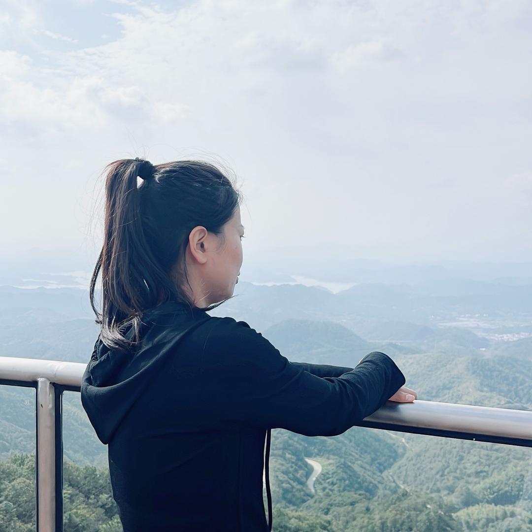 加贝女亚