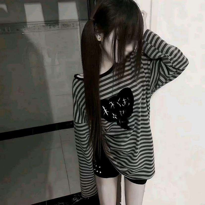 想抱花臂睡觉