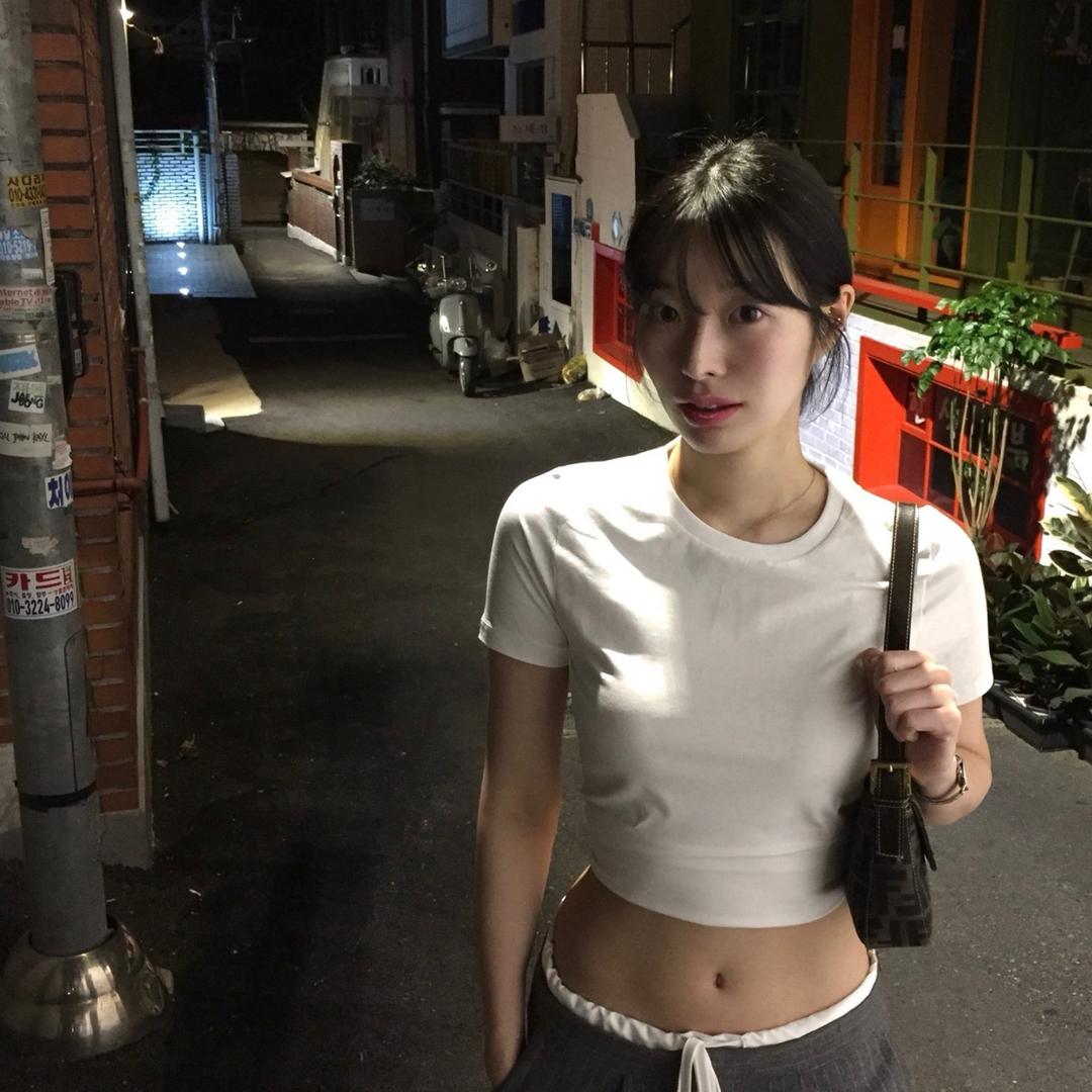 . jiwon .