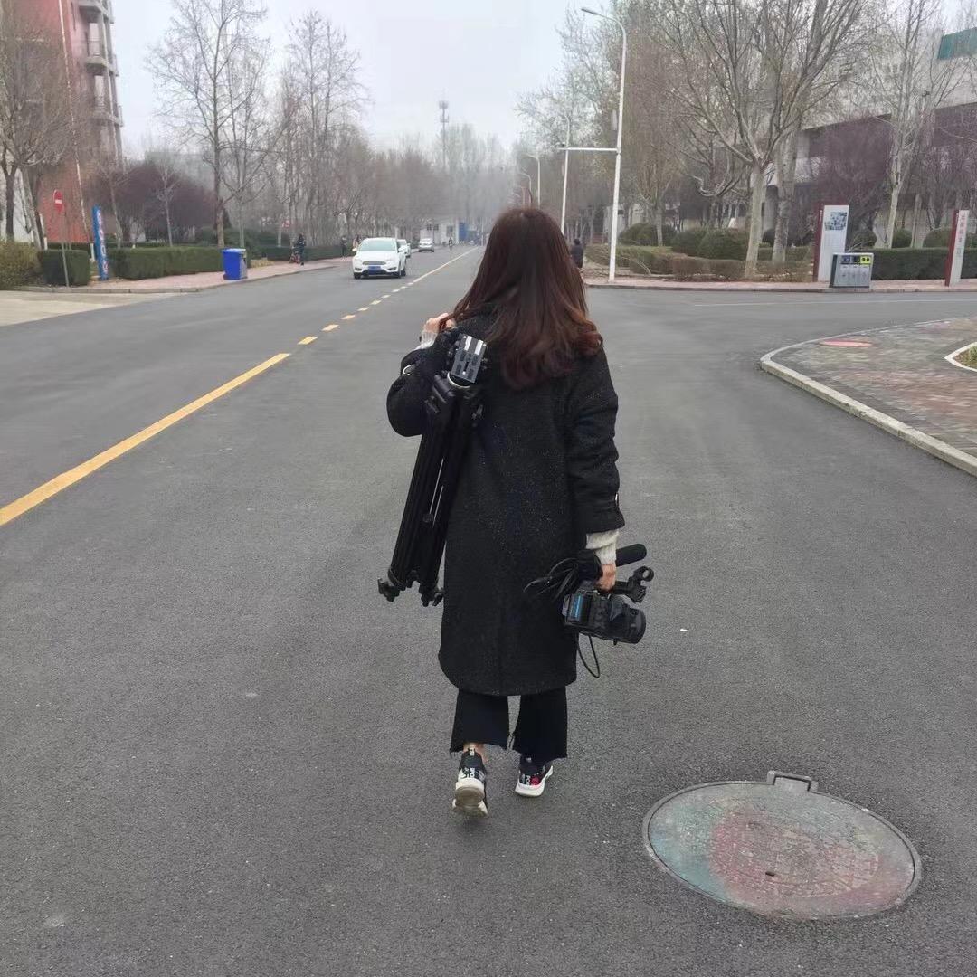 爱吃黑芝麻馅汤圆的大铁锤