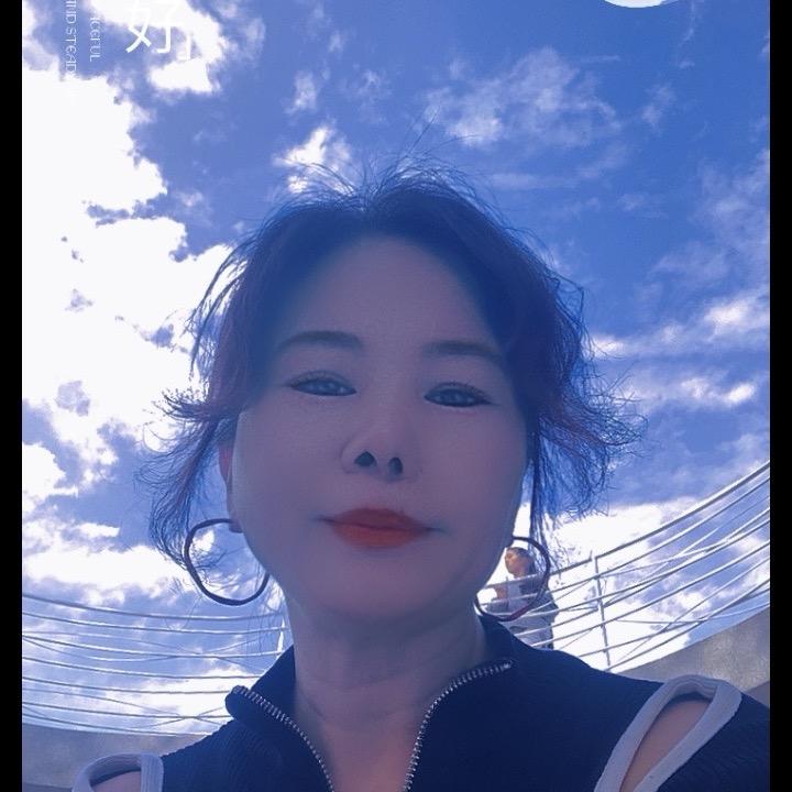 啊钰[ [周一至周五不定时开播］