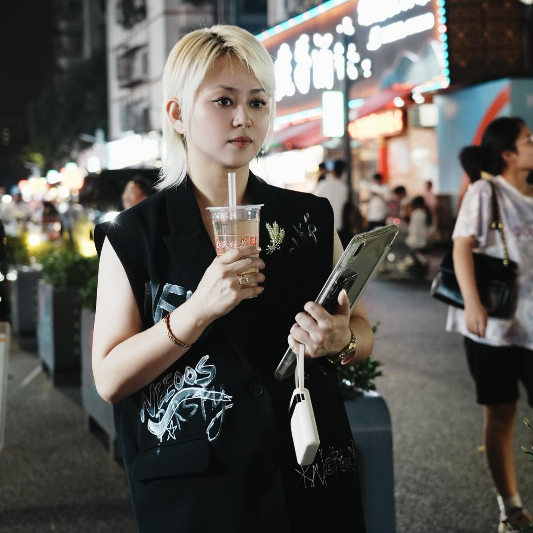 湖州吴兴概念行政店长媛媛