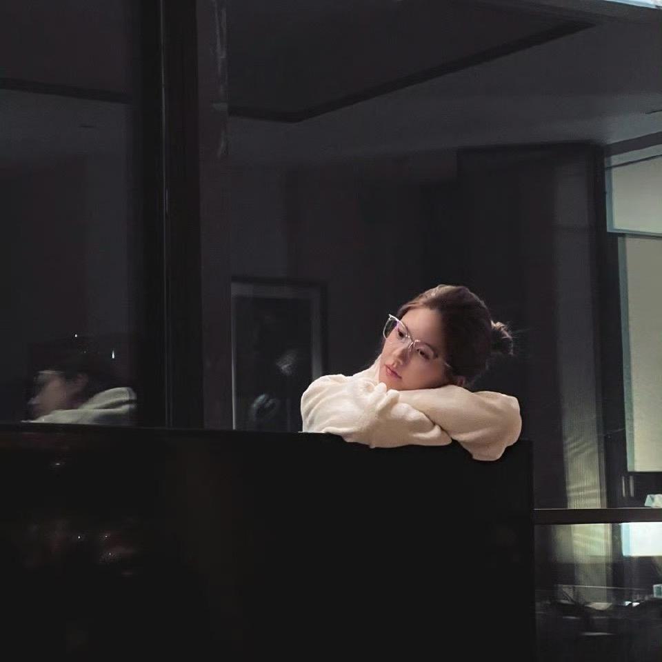 我也不太了解她