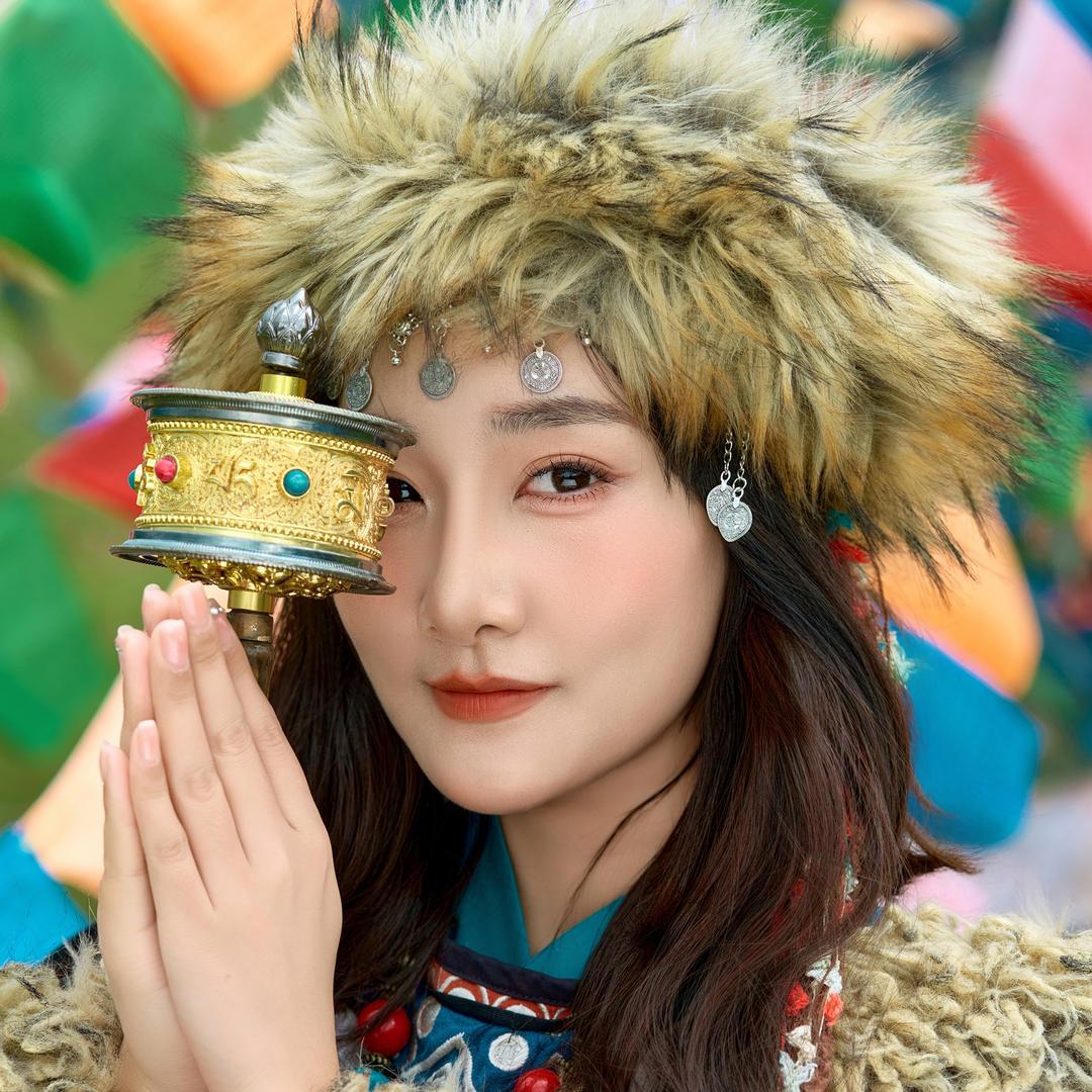 🌈粘人的年小糕