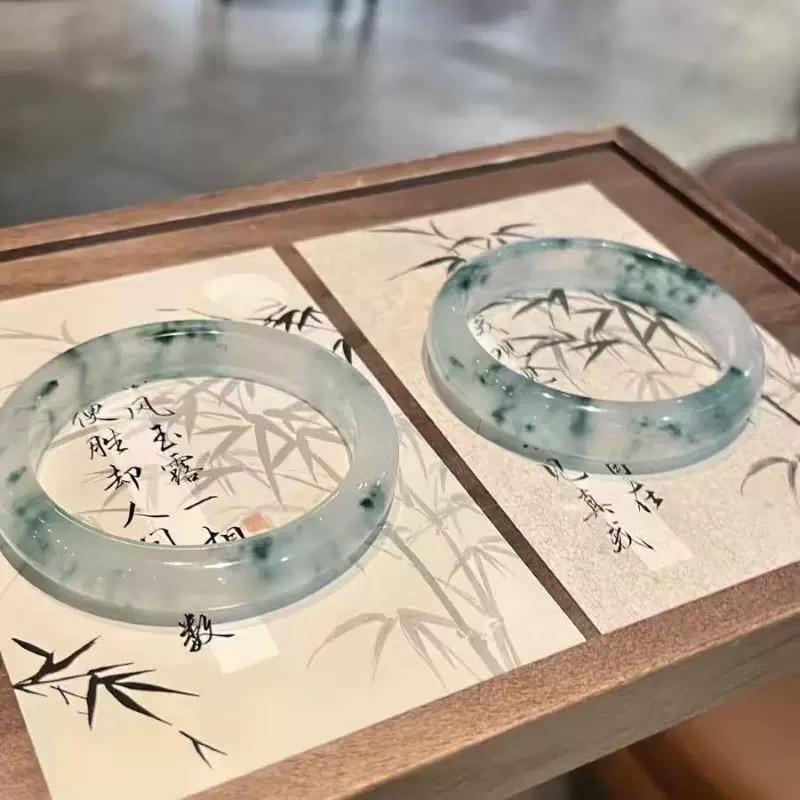 翡翠手镯艾品甄选阁