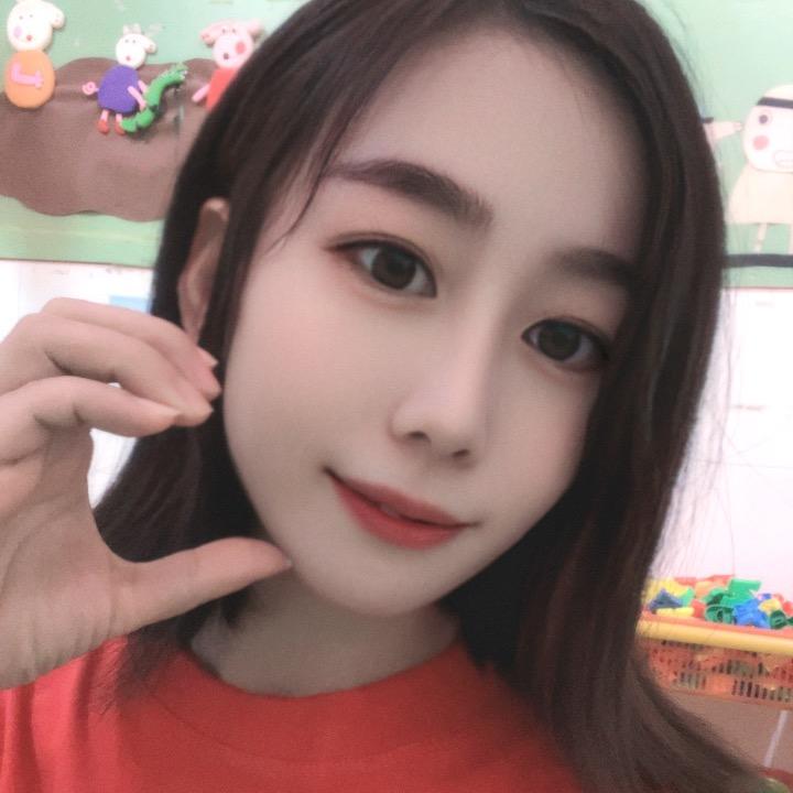 英子