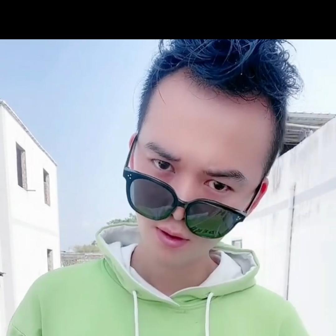 何朗云