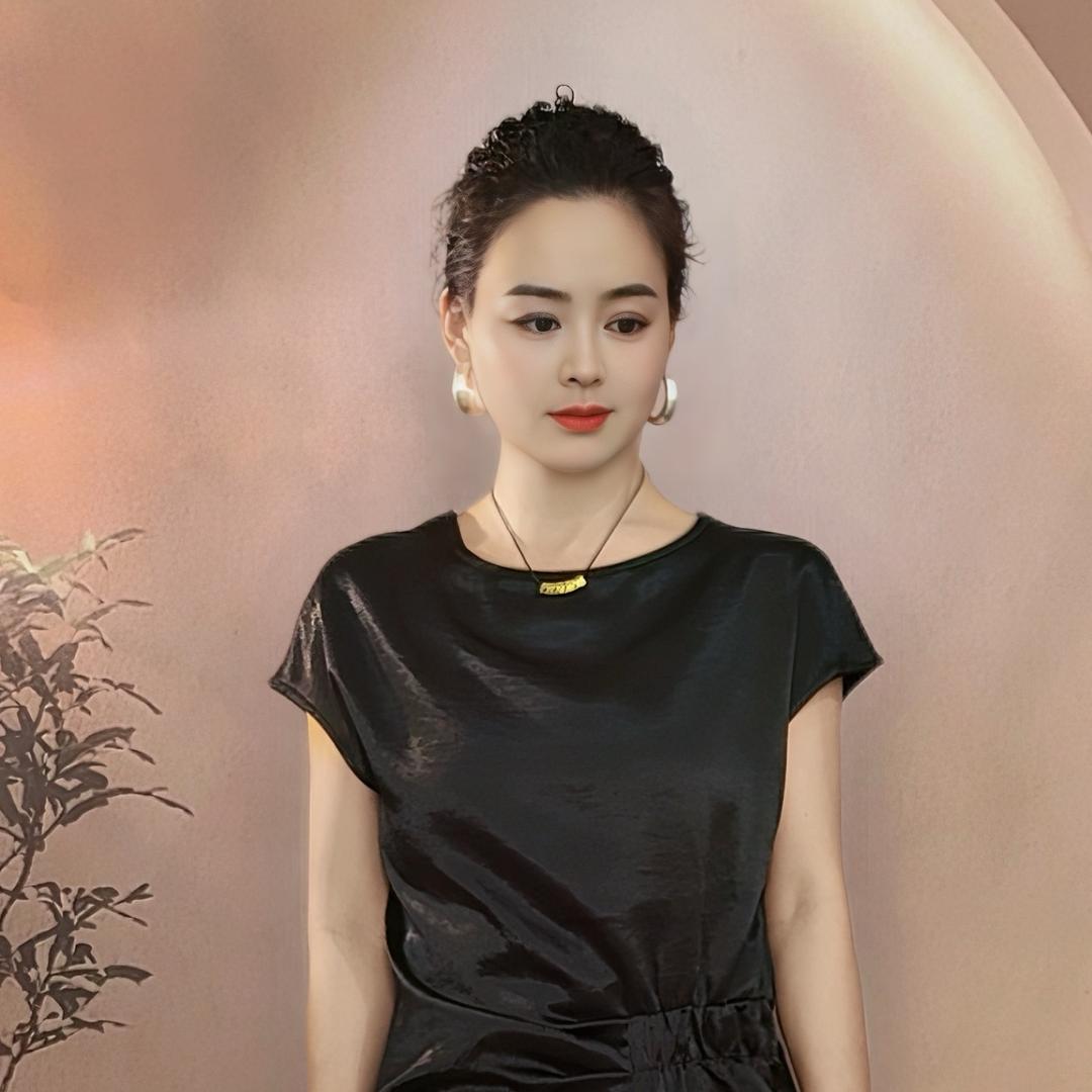 欧沫月服饰
